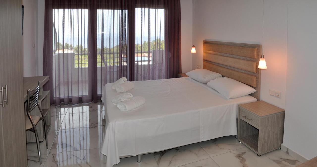 Valiant Sea Aparthotel Kryopigi Exteriör bild