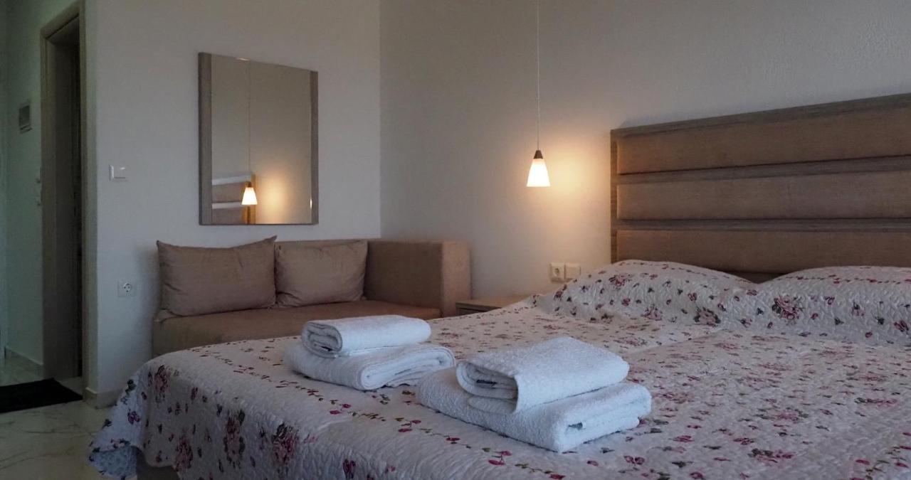 Valiant Sea Aparthotel Kryopigi Exteriör bild