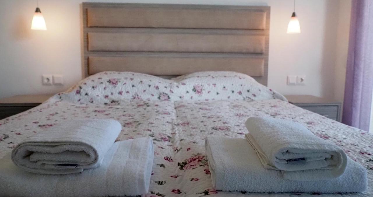 Valiant Sea Aparthotel Kryopigi Exteriör bild