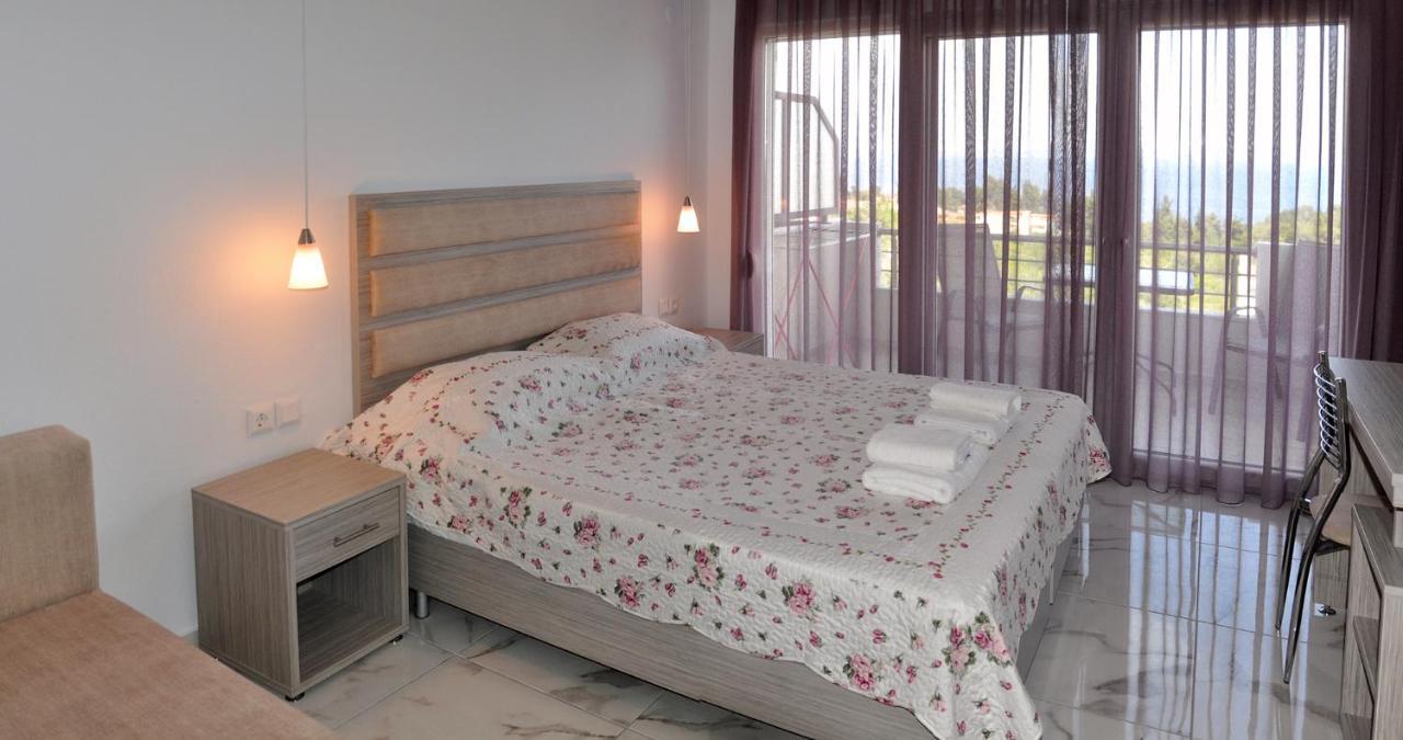 Valiant Sea Aparthotel Kryopigi Exteriör bild